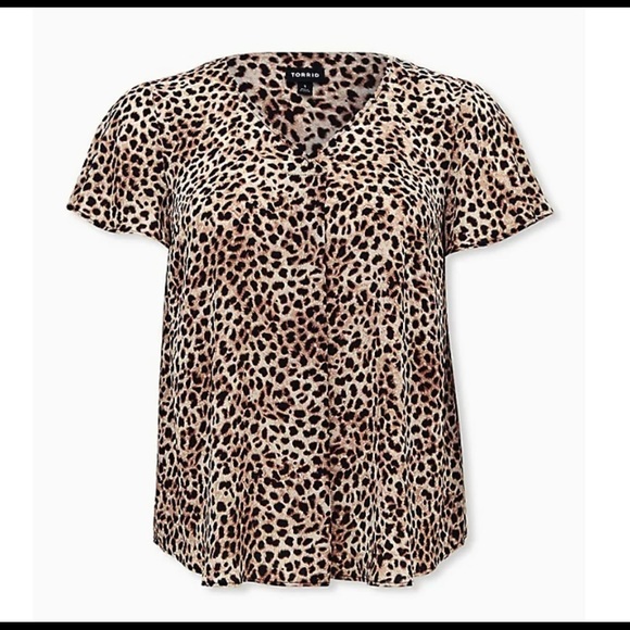 NWT-Very Cute Leopard Georgette Pleated Front Top - Picture 4 of 6